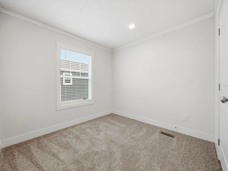 2110 24th St NE — Photo 13