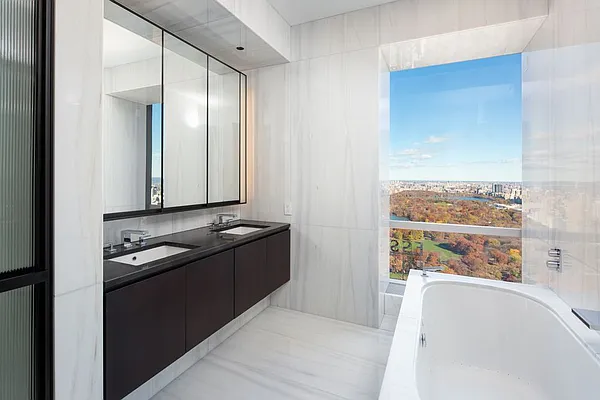 Sold by Platinum Properties | media 7