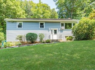 14 Valley View Rd, Norwalk, CT 06851