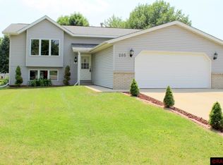 205 Homestead Rd, Mankato, MN 56001