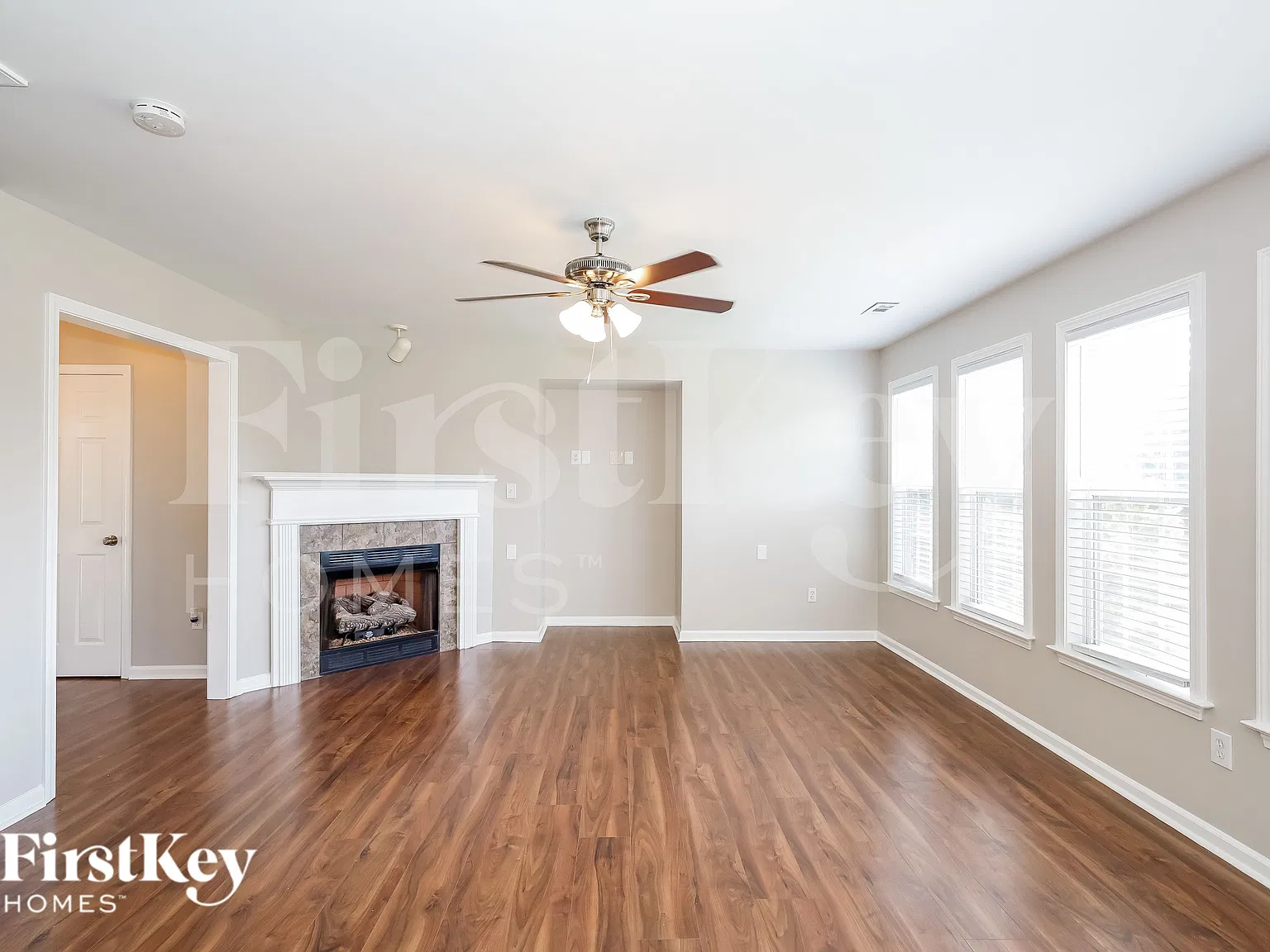 3 bed, 2.5 bath, 1740 sqft, $2,365 — Photo 4