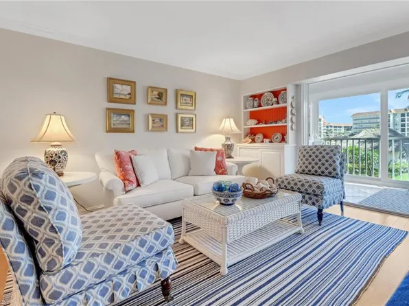 2850 Gulf Shore BLVD N #203, NAPLES, FL 34103