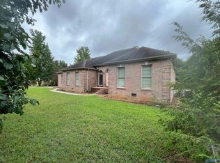 292 Golden Harvest Dr, New Market, AL 35761