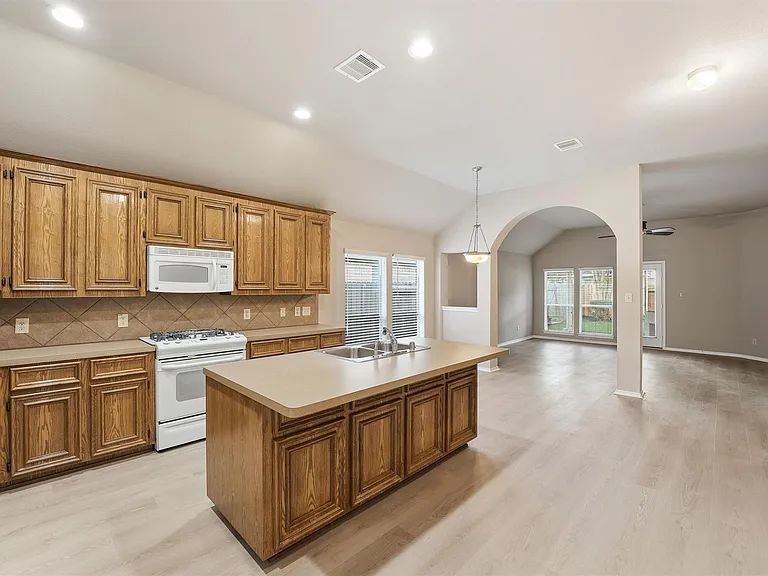 20931 Hamlet Ridge Ln — Photo 7