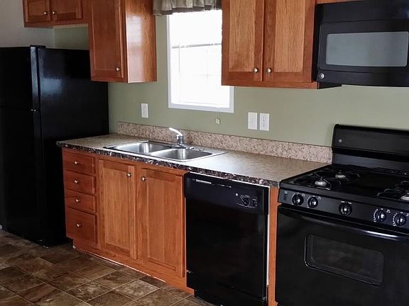 2nd image of 9910 Geraldine St #252