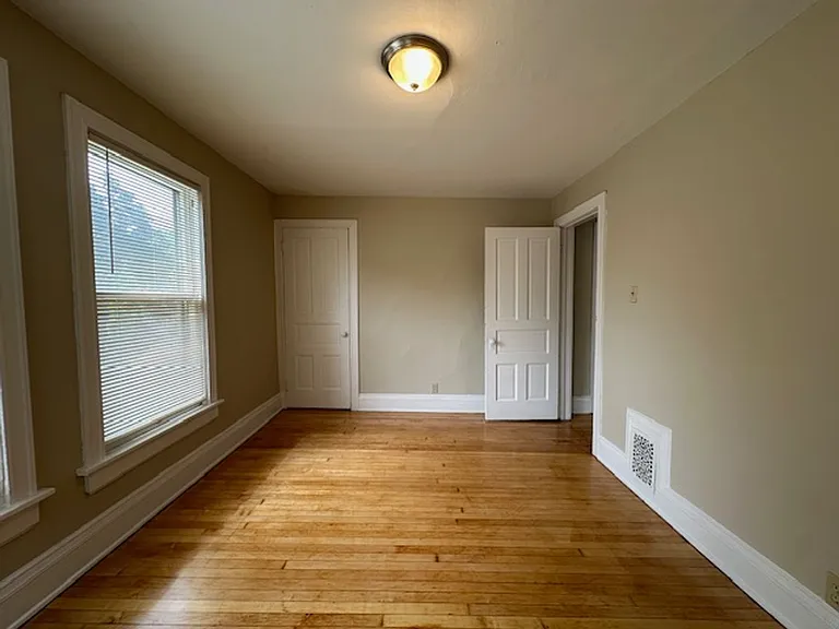 2724-2726 N Murray Duplex — Photo 17