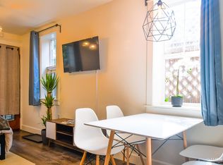 705 N 39th St #A, Seattle, WA 98103