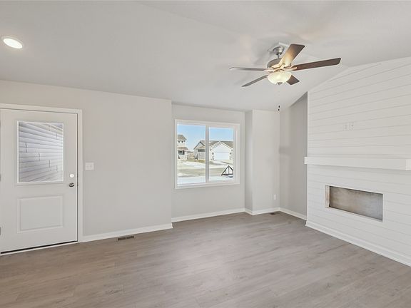 4th image of 809 NW 3rd St