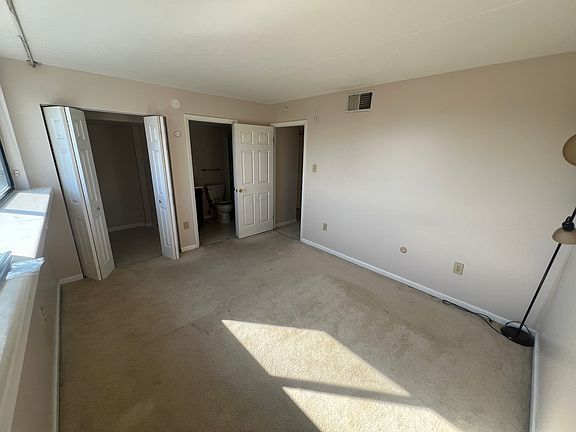 5th image of 220 Linden St APT 709
