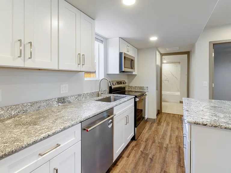 1720 E Edison St — Photo 8