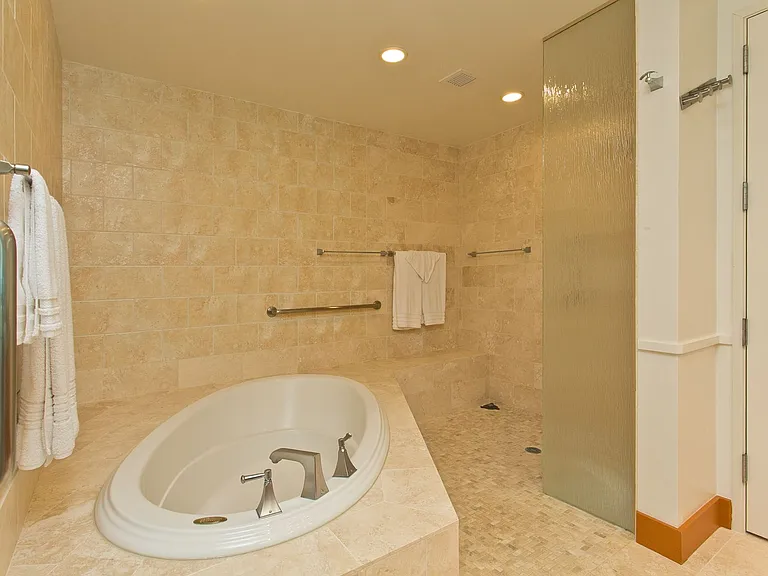 1288 Ala Moana Blvd #20D — Photo 8