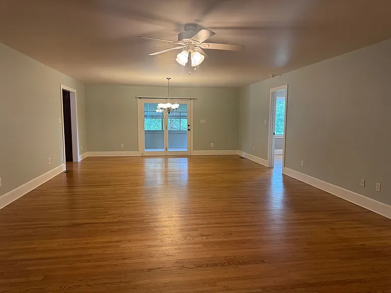 8024 Bradford Ln — Photo 2
