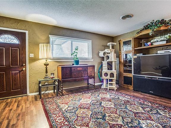 5th image of 141 Joyce Dr
