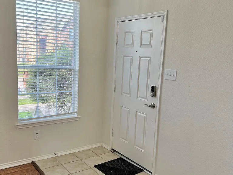 925 Jamie Dr — Photo 11