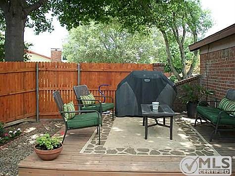 Outdoor, relaxing, shaded Deck!