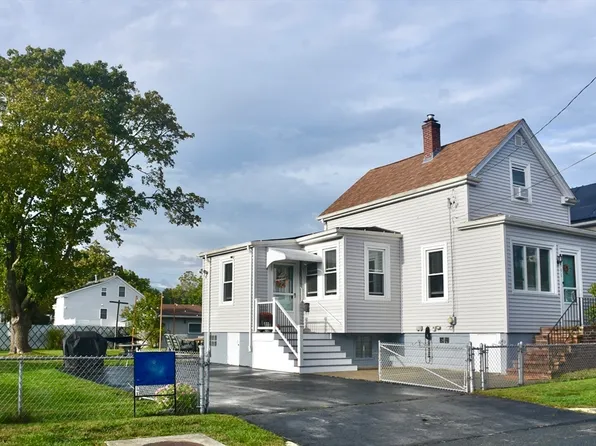 38 Maitland St, Fairhaven, MA 02719
