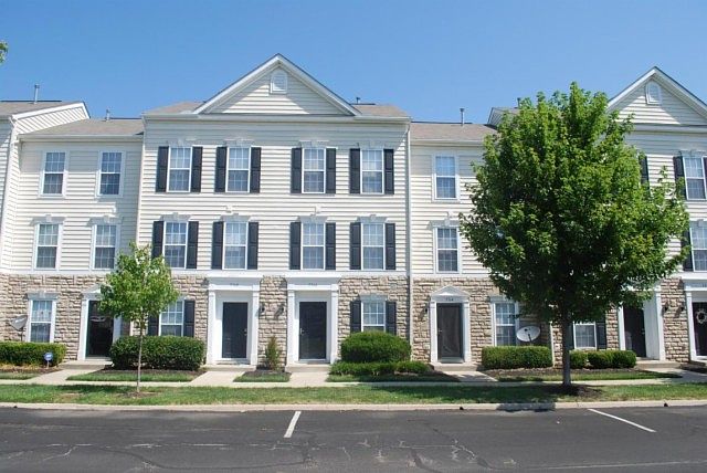 1st image of 5564 Rainbow Falls St