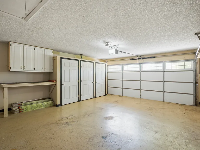 265 E Dove Rd — Photo 38