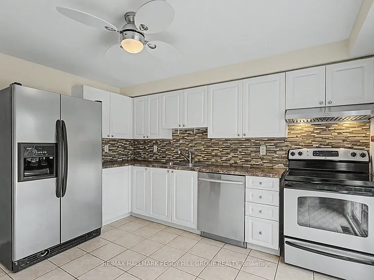 334 Dunsmore Ln — Photo 5