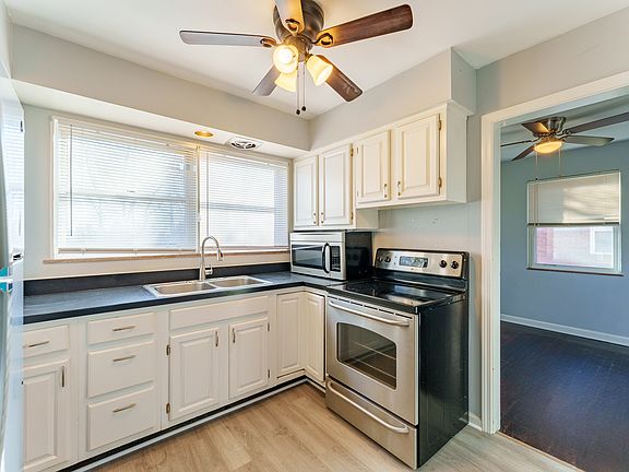 5th image of 3112 Grand Ave #B