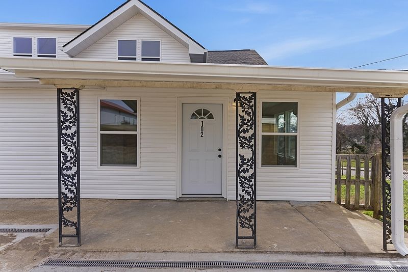 1st image of 2303 Parkview Ave #102
