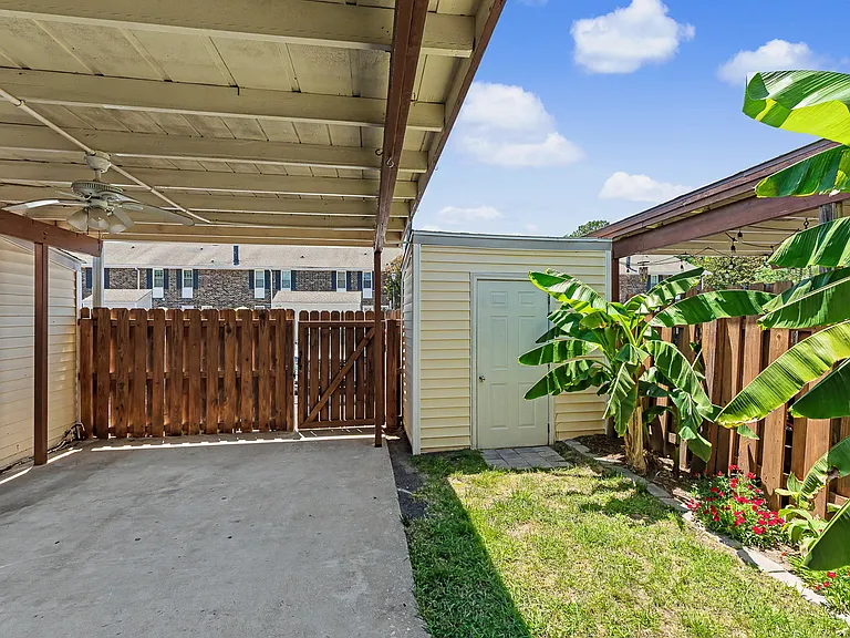 Outdoor storage closet