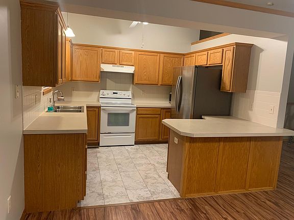 4th image of 1742 N Riverbirch Ct