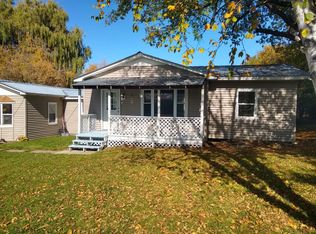 27 Abercrombie St, Ticonderoga, NY 12883