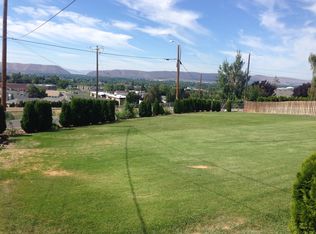 4213 E Hillcrest Dr, Yakima, WA 98901