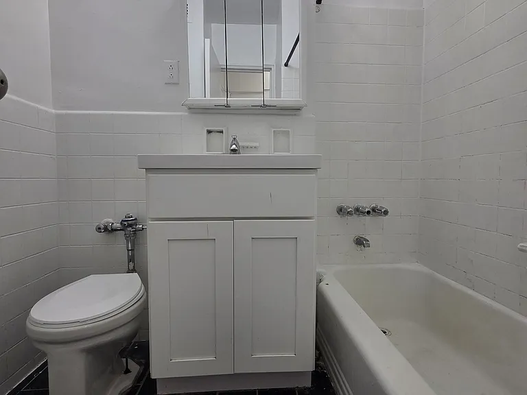 6645 Broadway #7B — Photo 6