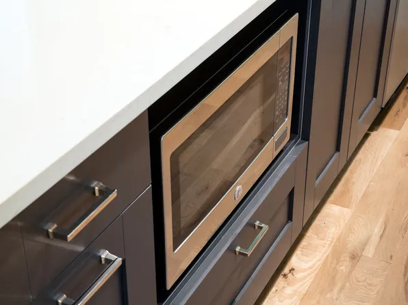 180 Franklin Avenue image 6 of 14