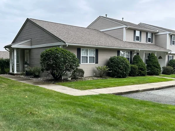 665 Center St Unit 808, Ludlow, MA 01056