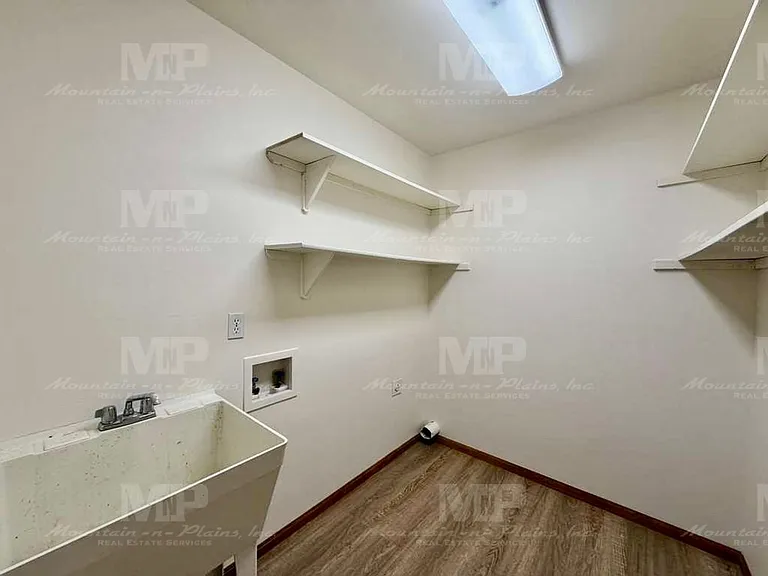 4400 Vista Dr — Photo 17