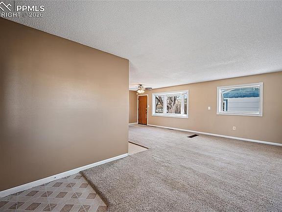 5th image of 303 Solar Dr