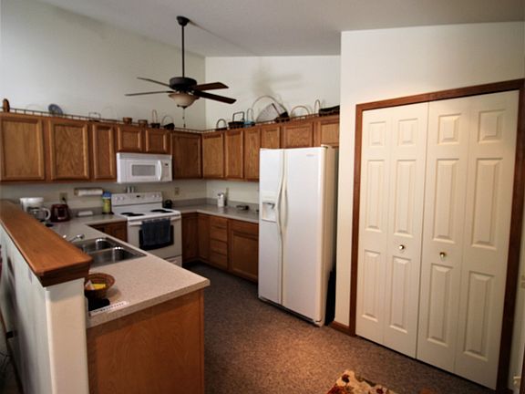 5th image of 400 Haley Dr