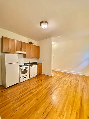 Rented by Waverly Realty Associates | media 6