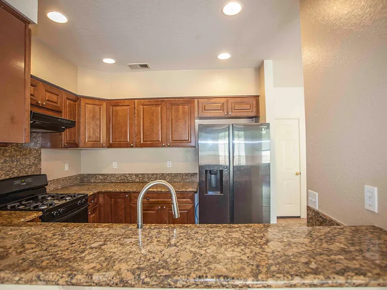 1209 Madrigal Ct — Photo 6