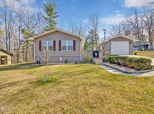 311 Saint George Dr, Crossville, TN 38558