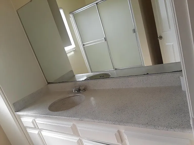 13935 Kornblum Ave — Photo 1