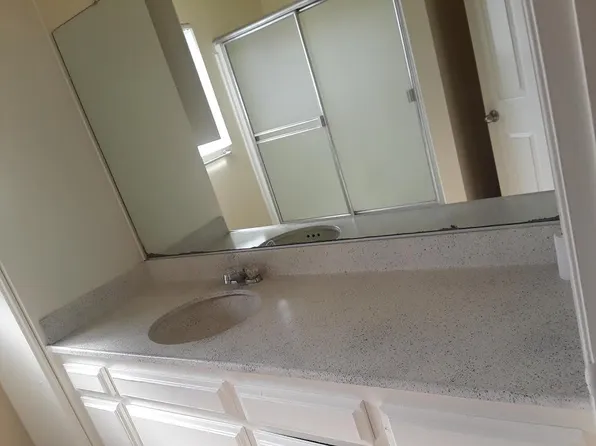 Kornblum 2, 13935 Kornblum Ave APT 12, Hawthorne, CA 90250