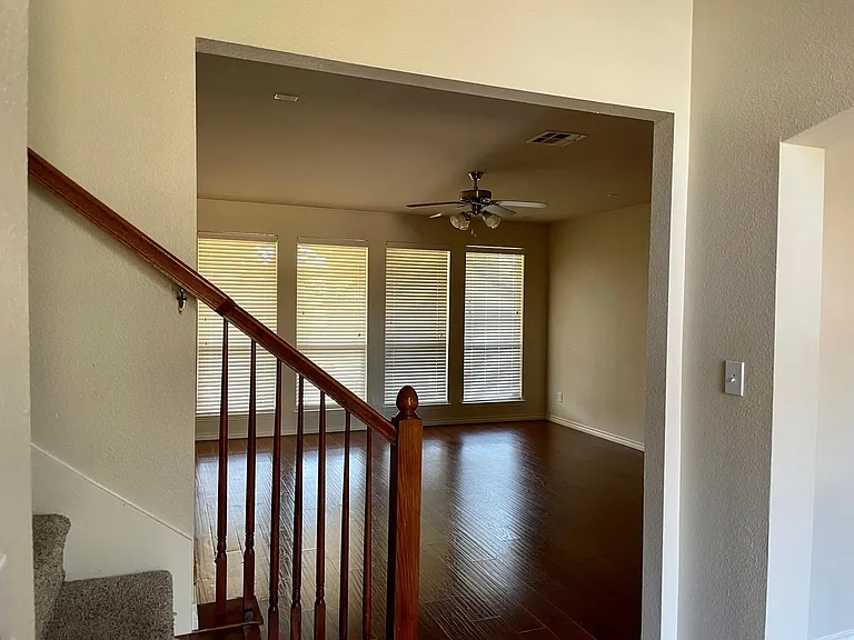 332 Kansas Trl — Photo 15