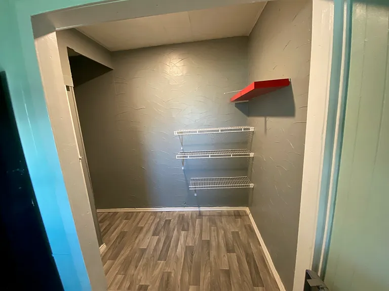 821 Roosevelt St — Photo 15