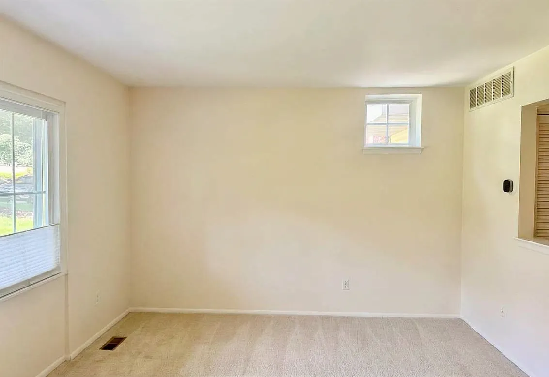 2 bed, 800 sqft, $2,400 — Photo 4