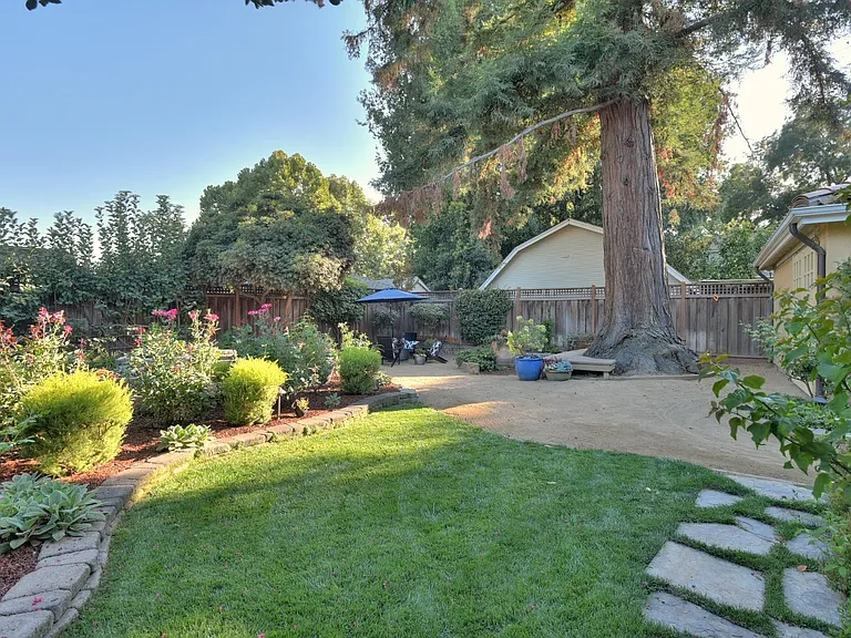 1190 Willow Glen Way — Photo 48