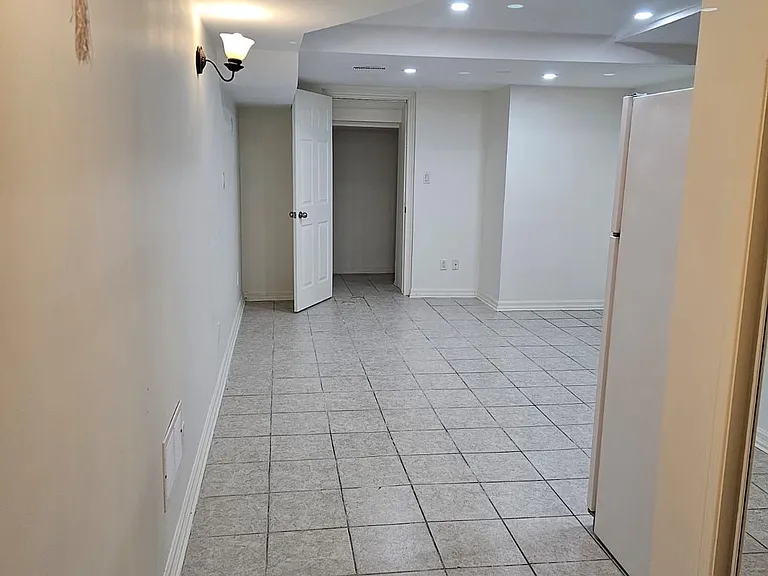 11 Chalkfarm Cres — Photo 17