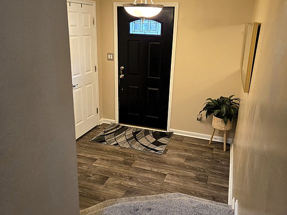 5th image of 7832 Canter Ct