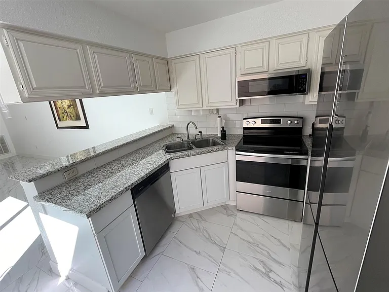 12255 W Village Dr #E — Photo 13