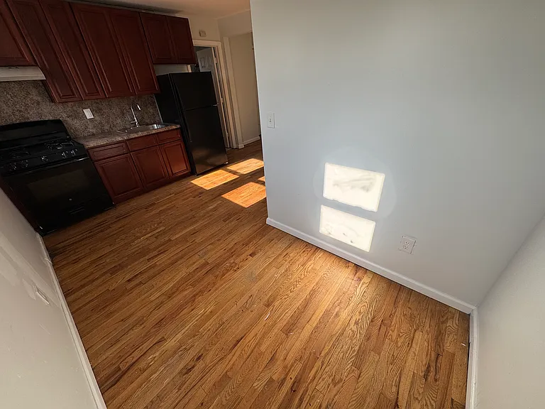 282 Schley St #3 — Photo 3