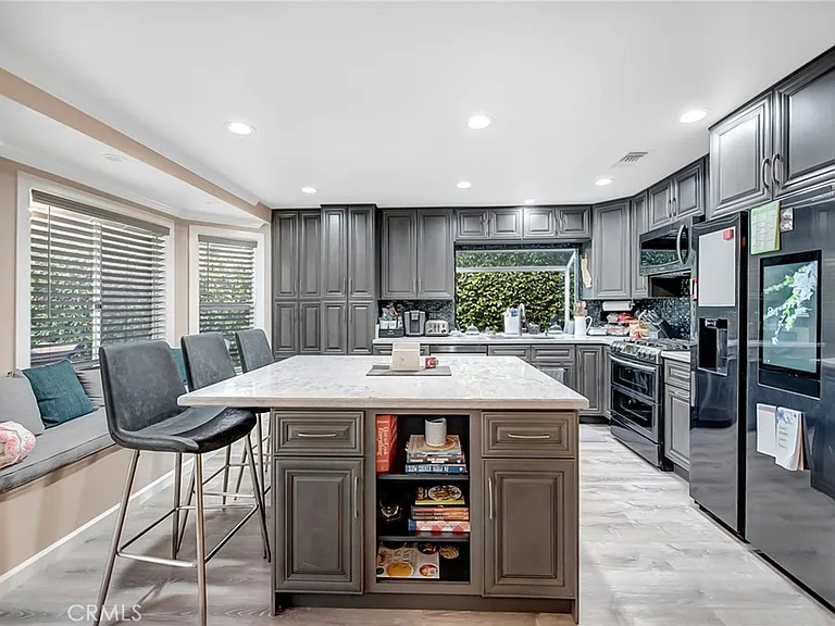 10 Valley Crest Rd — Photo 14