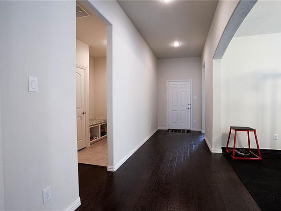 2nd image of 687 Sailors Ave